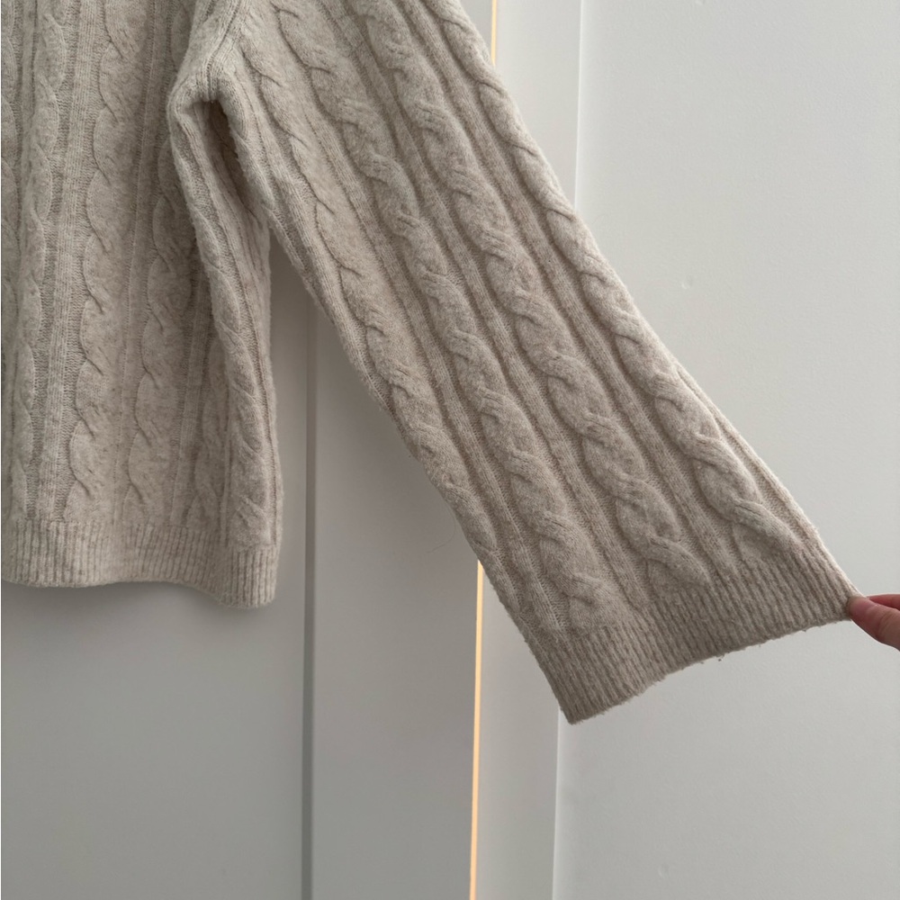 H&M Beige Cable Knit Sweater - Picture 3 of 4